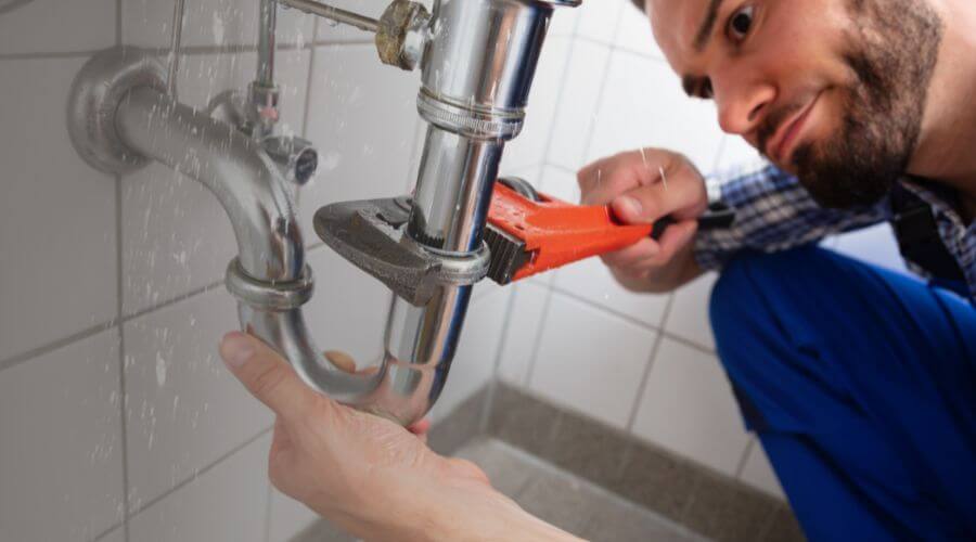 Professional same day plumber services in Freer, TX